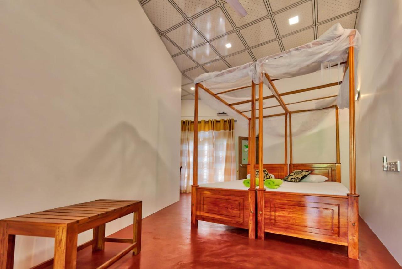 Julia Safari Inn Tissamaharama Kültér fotó